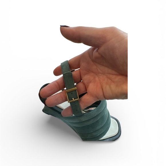 Tory Burch Puffy Suede Thong Wedge Sandals 6 - Picture 10 of 10